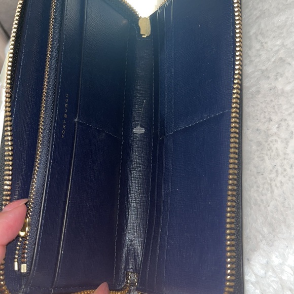 Tory Burch wallet - Picture 3 of 3